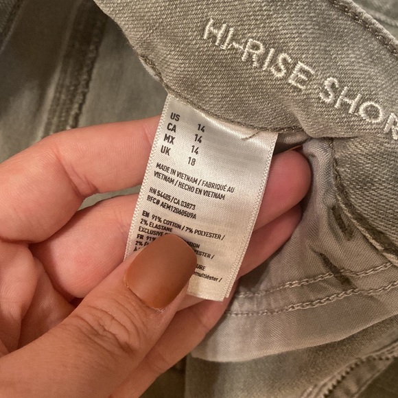 American Eagle hi-rise Shortie - Picture 3 of 4